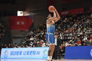 险些犯大错！劳森砍19分18板8助4断2帽 最后持球违例送对方机会