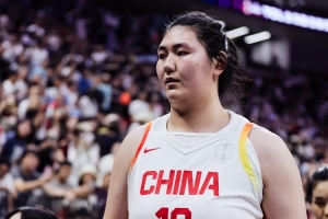 媒体人:张子宇篮下成功率太高了 比利时不打阵地战在外面投三分