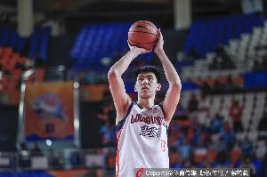 媒体人:徐昕最后关头对阵麦基和周琦双塔 这种机会可不常有