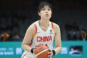 李月汝:对阵比利时队能够看到世界篮球的进步
