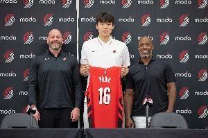拓媒:球队选杨瀚森是不是为了涨热度后卖球队?时间点太巧合了