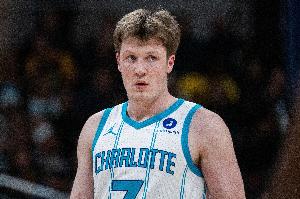 帕森斯:克尼佩尔有无球都能投 他会在NBA打很久且一直能这样进球