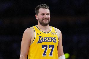 近7战场均轰38分！美媒：东契奇值得本赛季的MVP 对还是错？