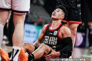 媒体人:贺希宁单打能力是本土球员中多年未见过的 他是苦练典范