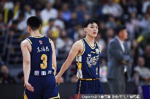 媒体人:广东从上自下仿佛在怄气 对买票的球迷来说是不负责任