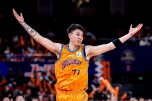 白边:张镇麟我叫他“CBA伦纳德” 偰李永炜会成CBA最好后卫之一
