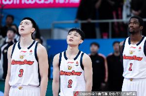 媒体人:胡明轩&徐杰&崔永熙共进8个三分球 新版广东三少火力不俗