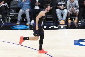 东契奇:若有人打得好有人打得差是赢不了的 我们湖人都全力以赴
