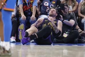 A·史密斯:雷迪克做错了啥?队医说卢卡没事 教练为何不让他打?