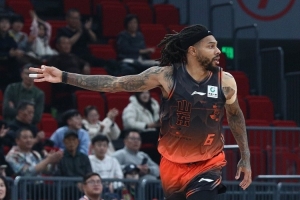 媒体人:山东在低谷的爆发力还是可以的 球队缺乏强点但很团结
