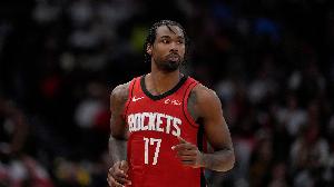 替补就摆烂？伊森19分钟9中1 三分一球不中！