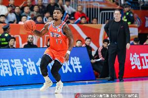 媒体人:皮特森最后哑火空砍44分 辽宁3.8秒全场进攻上篮今晚最佳