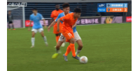 5轮5球登顶射手榜！奥斯卡1v3推射破门完成双响，玉昆4-2新鹏城