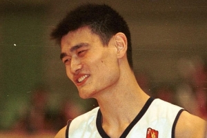 24年前的今天:姚明总决赛砍20+20 CBA生涯季后赛12次&历史第一