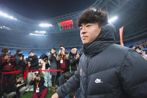 马德兴:邝兆镭表现与预期有差距,身体对抗、体能等方面需提高