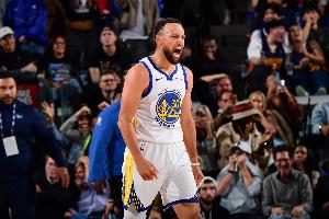 3年前的今天:库里G7爆砍50分淘汰国王 NBA历史抢七50+第一人