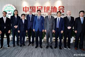 足协主席宋凯会见FIFA秘书长及温格,双方就深化合作等交换意见